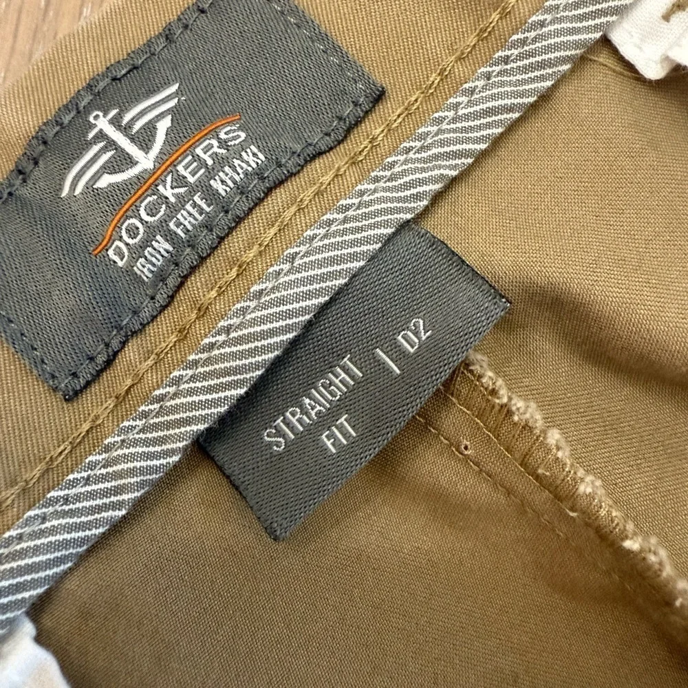 Dockers Men's Khaki Chinos - Picture 7 of 8